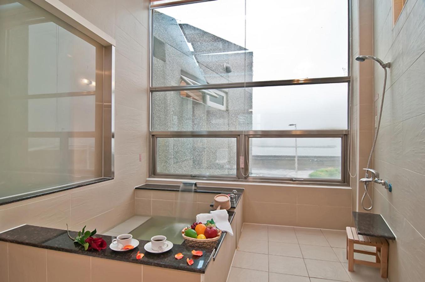 JinShan Sakura Bay Hot Spring Hotel Bagian luar foto
