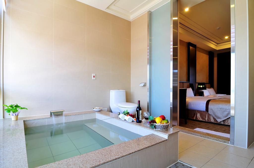JinShan Sakura Bay Hot Spring Hotel Bagian luar foto